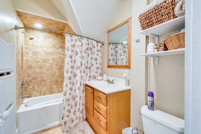 Building Photo - 71 Sanford St