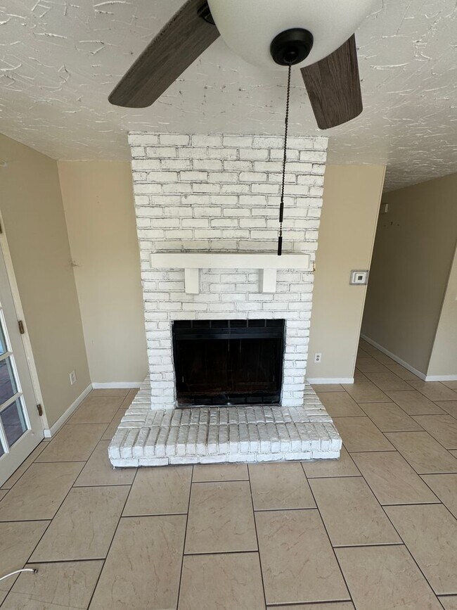 Building Photo - 75 Brandy Ln