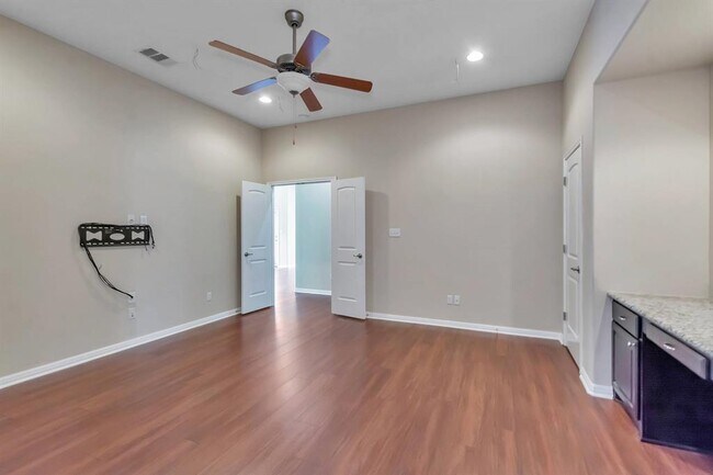 Building Photo - 101 Dasher Drive