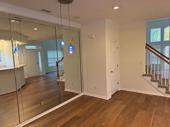 Building Photo - VILLAS AT LAKE LAWSON