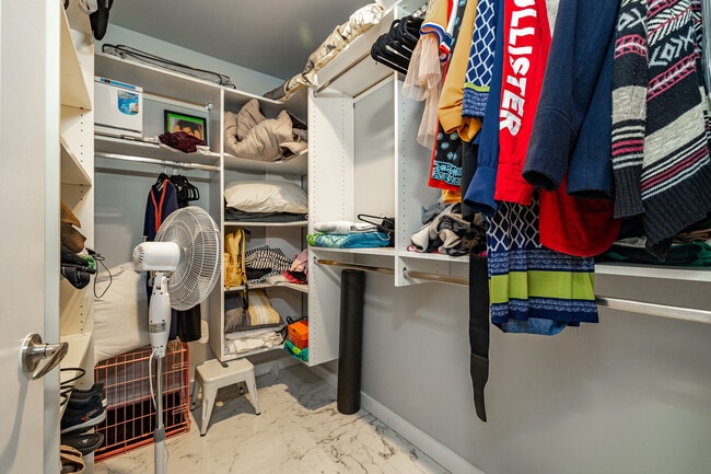 Building Photo - 777 N Ashley Dr