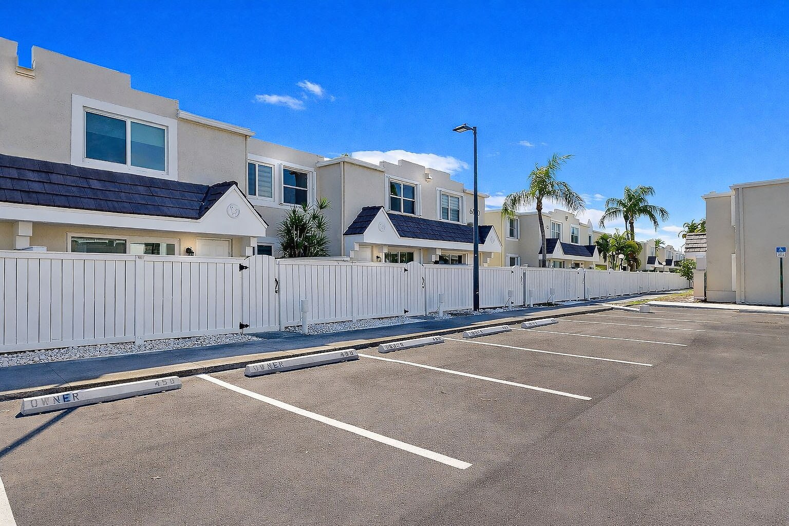 Building Photo - 6840 SW 45th Ln