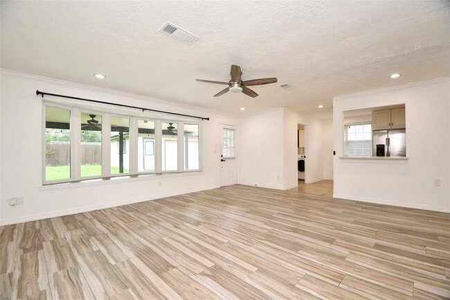 Building Photo - 5951 Beaudry Dr