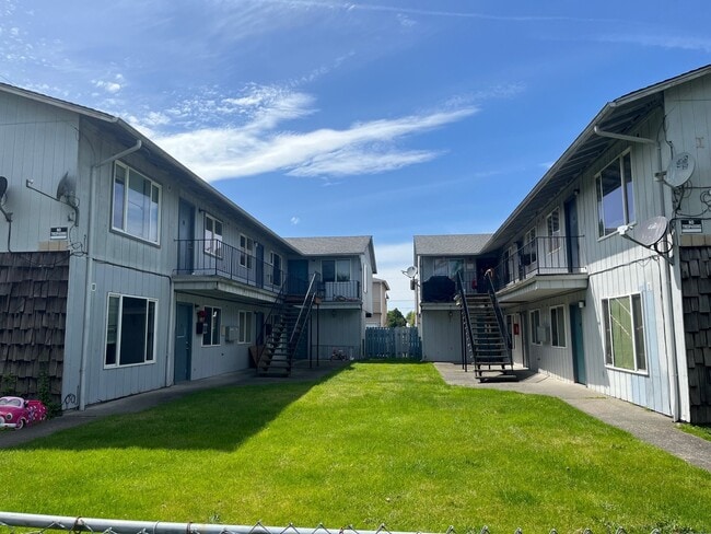 Building Photo - 941 8th Ave