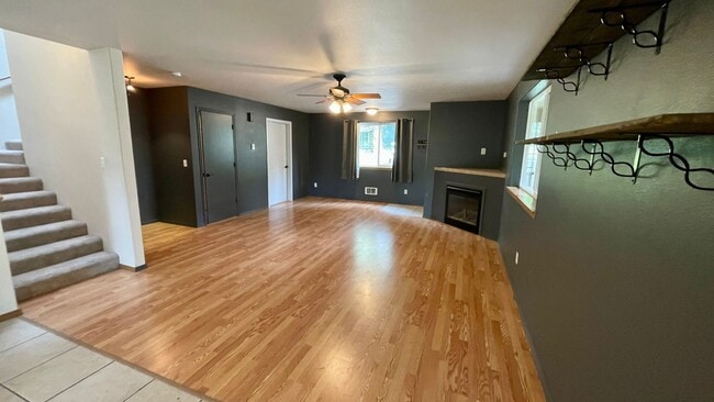 Building Photo - Large 2 Bedroom 2.5 Bath Home With Fenced Yard & Wrap Around Deck in Clearwood Community! Lake, T...
