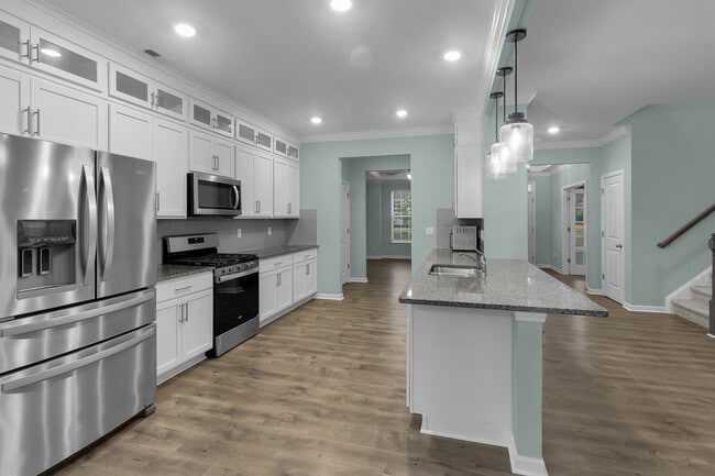 Building Photo - 1011 Yellowwood Aly