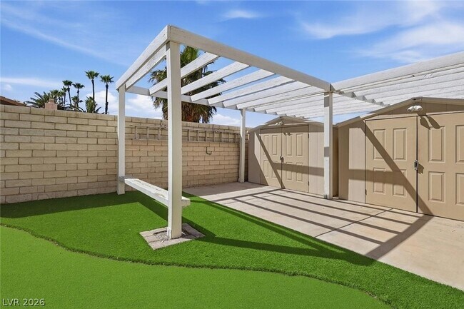 Building Photo - 3321 Basque St