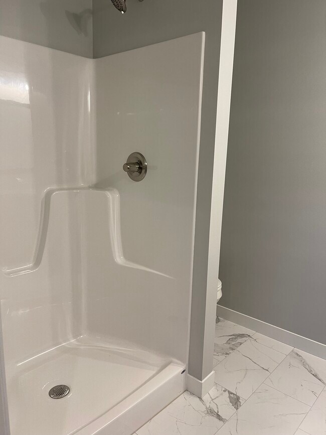 Building Photo - Twin home - 109