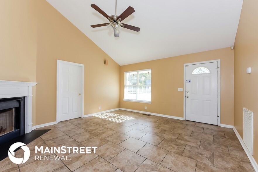 Building Photo - 825 Stone Hedge Ct