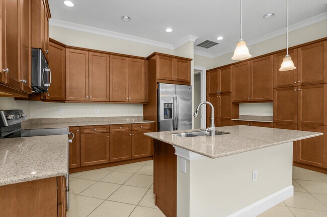 Building Photo - 7162 Dominica Dr