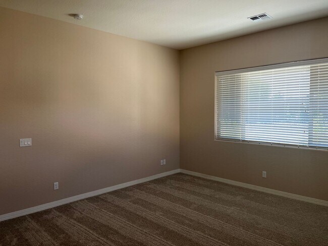 Building Photo - Three Bedroom-Two Bath-2.5 Car Garage ~ Gr...