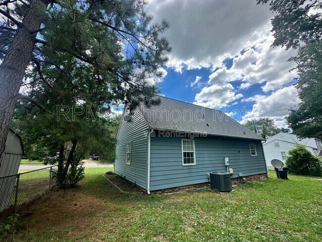 Building Photo - 106 Marbleridge Rd