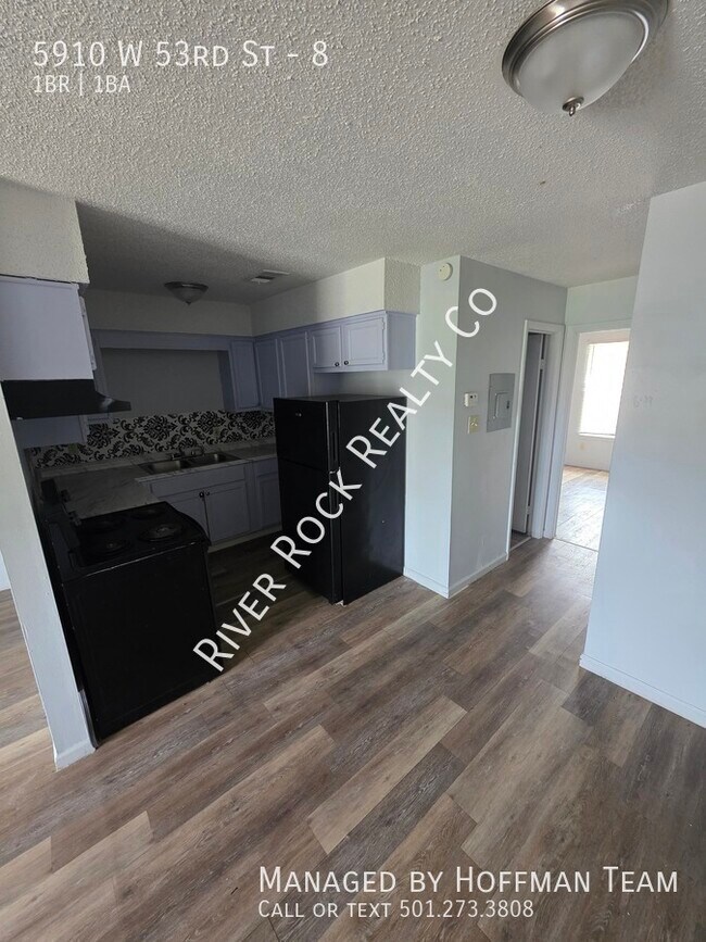 Building Photo - 5910 W 53rd St