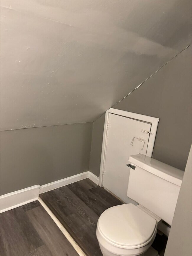 Building Photo - 3011 18th Ave