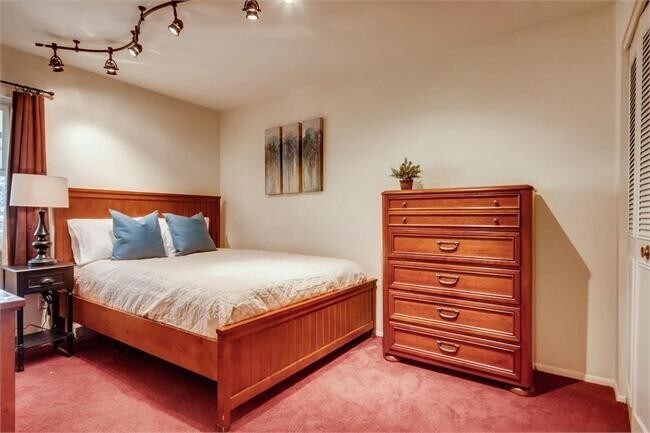 Building Photo - Fully Furnished Three Bedroom Home Available in Boulder 12 month lease FURNISHED ONLY.