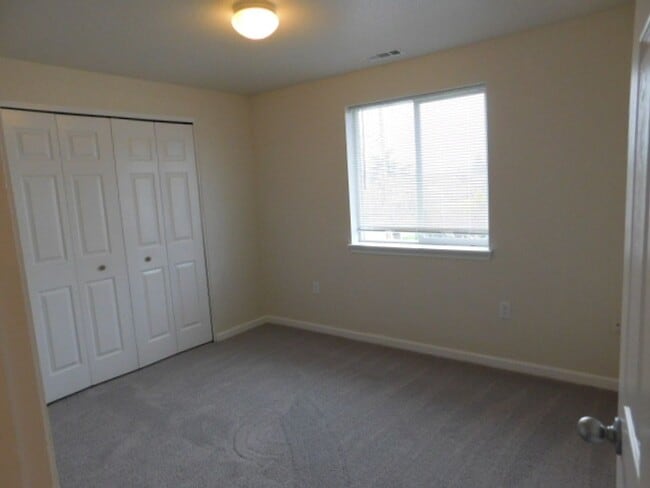 Building Photo - 3Bd/2.5Ba Two Story House - Available Soon!
