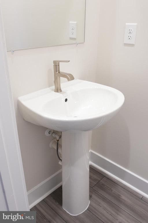 Building Photo - 1705 Water Xing Rd