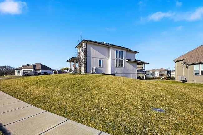 Building Photo - 4502 NW 70 Terrace