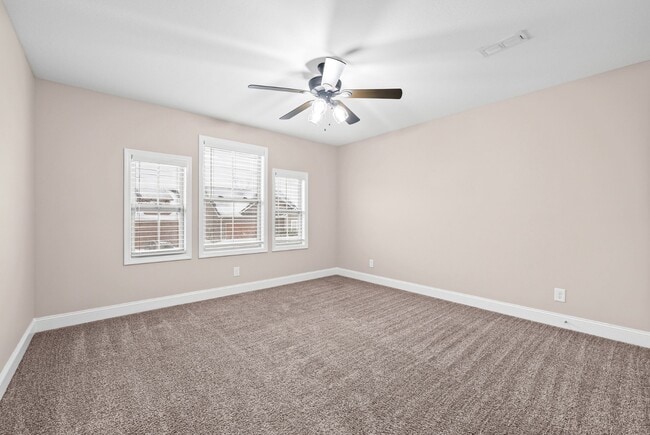 Building Photo - 1151 Eagle's View Dr