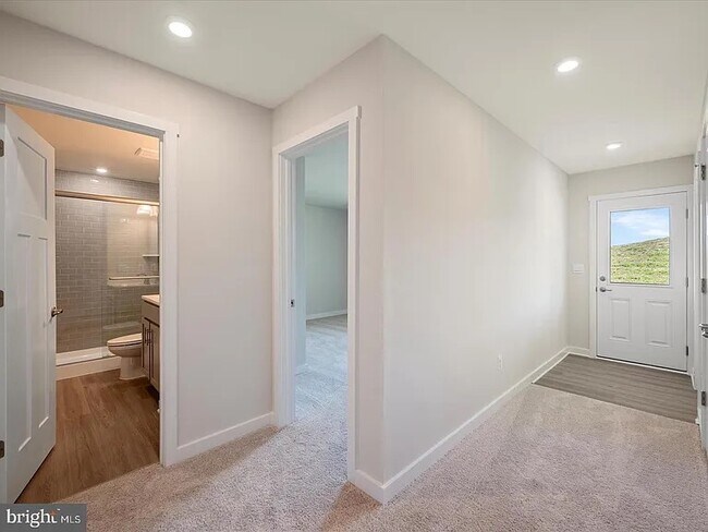 Building Photo - 79 Elmiraj Ct