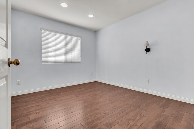 Building Photo - 17 Sagamore