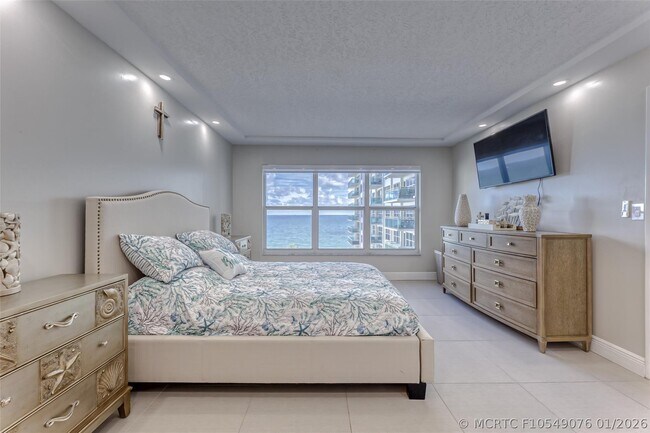 Building Photo - 3900 Galt Ocean Dr