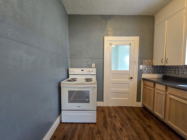 Building Photo - 3 Bed home in Shawnee!