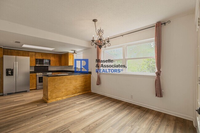 Building Photo - 3 Bed/2.5 Bath Townhouse in Timbers of Crossgates in Brandon