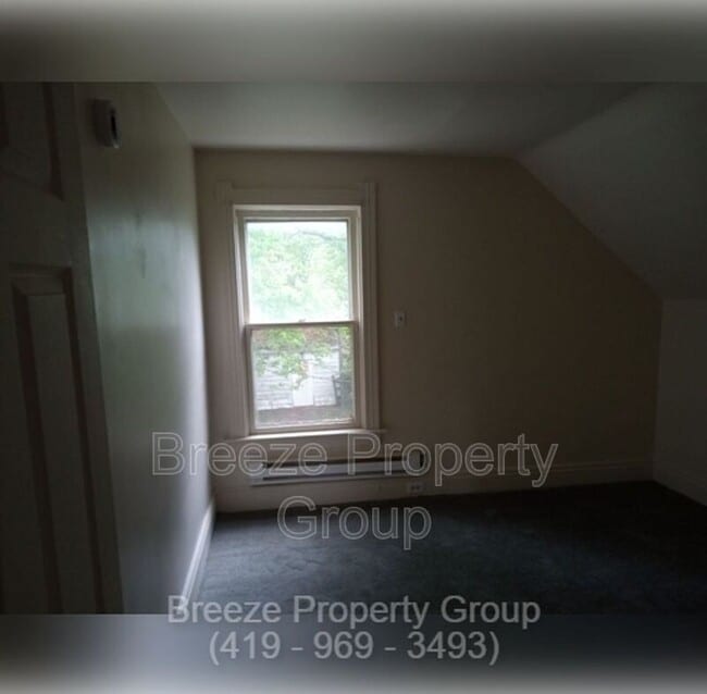 Building Photo - 713 Orchard St