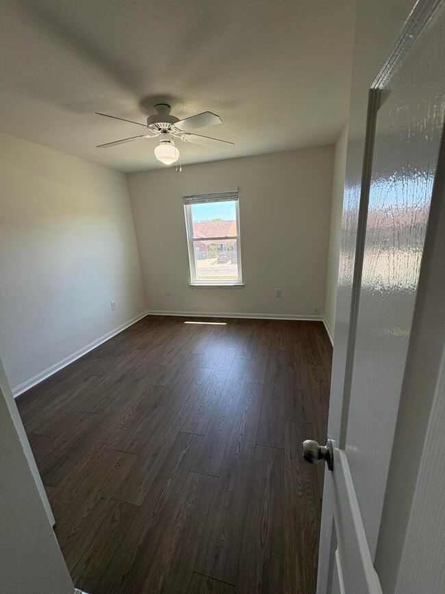 Building Photo - 1014 Airport Rd