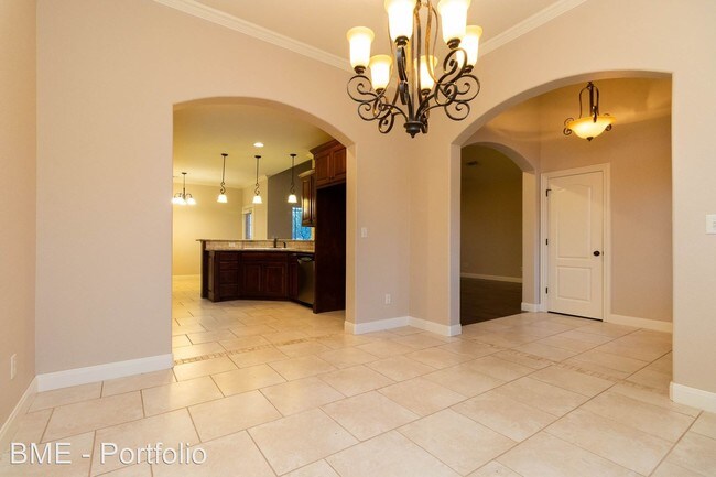 Building Photo - 4 br, 2 bath House - 6717 Blossom