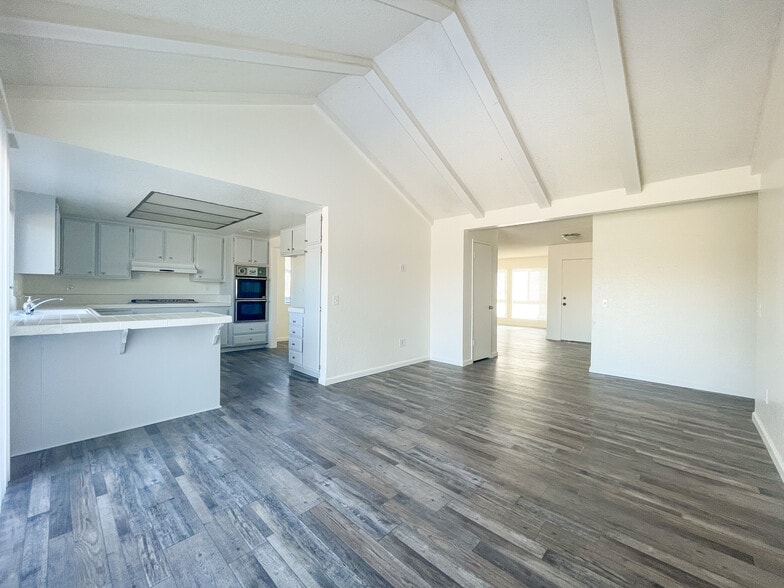 2nd Family Room looking towards kitchen and front entrance - 25770 Mariposa St