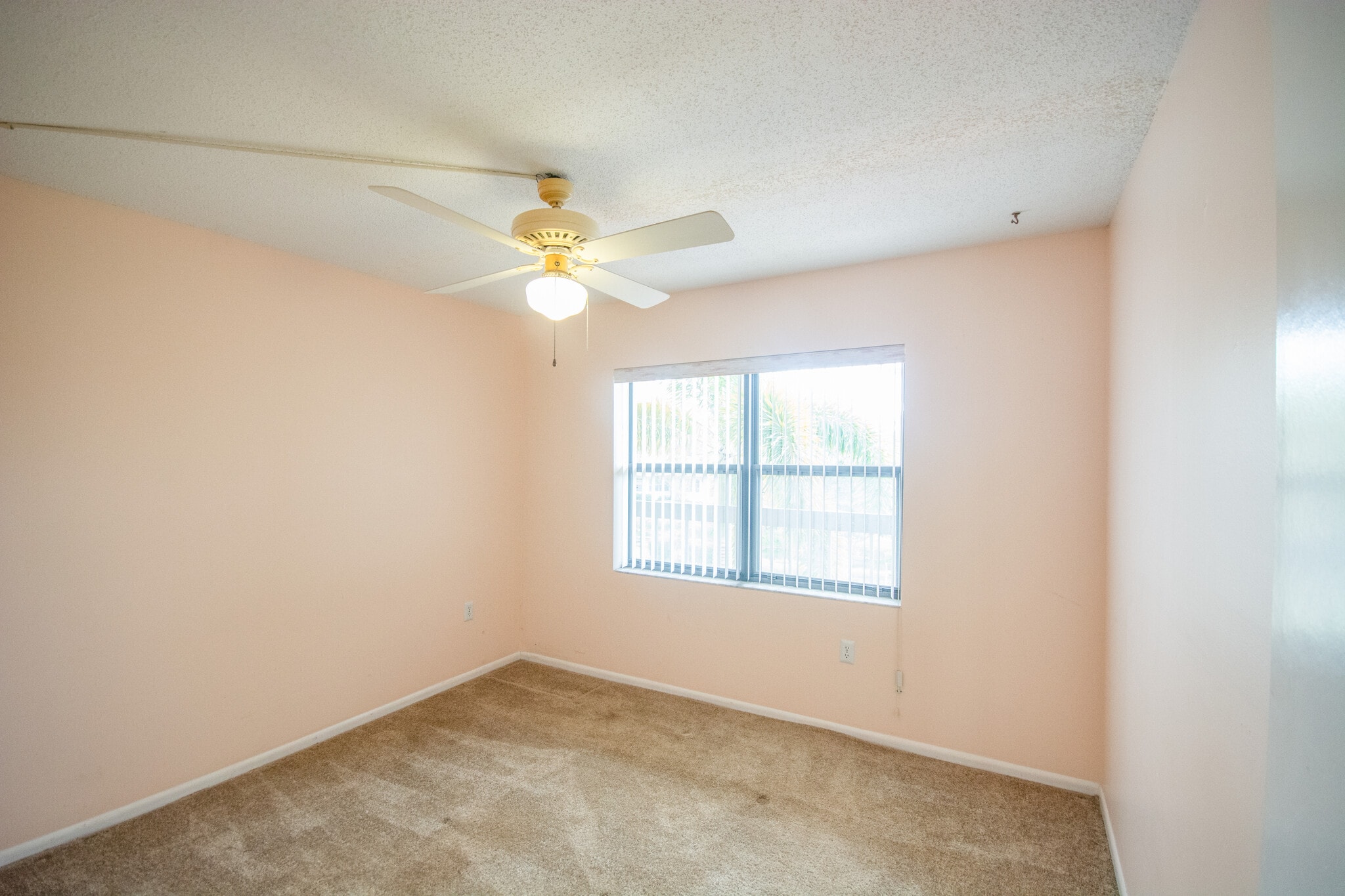 Building Photo - 305 30th Ave W