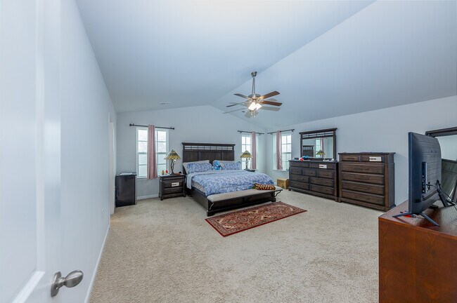 Building Photo - 410 Ginger Dr