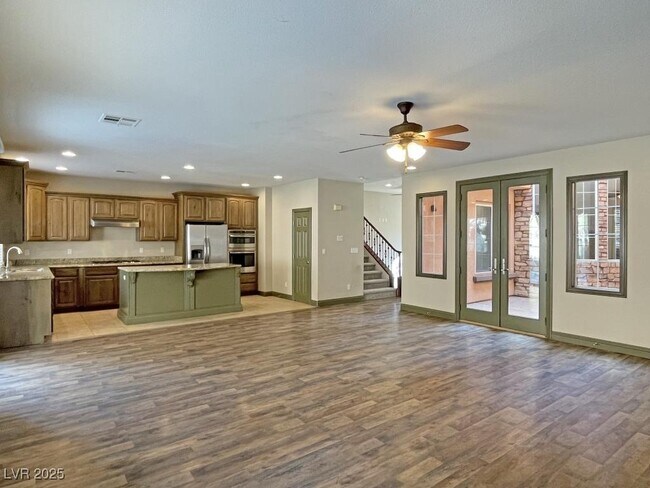 Building Photo - 12048 La Palmera Ave