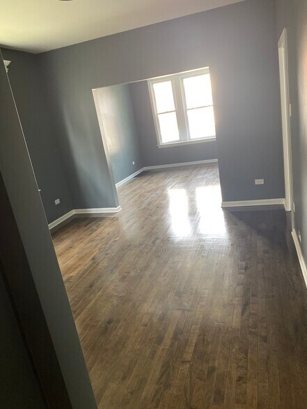 Building Photo - 4251 S Francisco Ave
