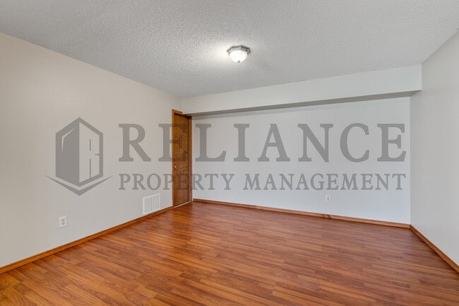 Building Photo - 1318 N Aksarben Ct