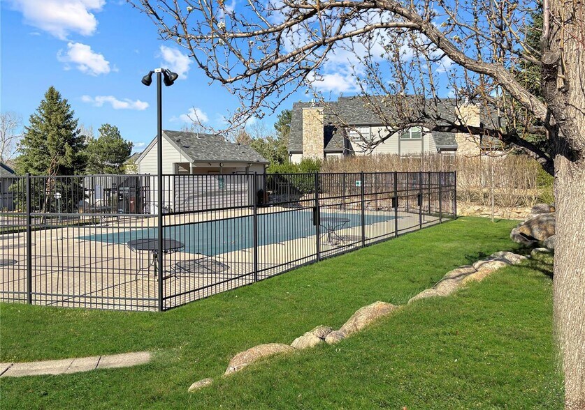 Building Photo - 422 Cobblestone Dr