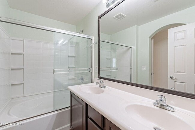 Building Photo - Lifestyle and convenience all in one!