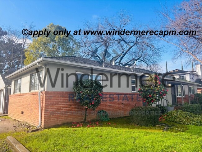 Building Photo - Unbeatable location! ! East Sac 2 bedroom 1 bath Duplex!!