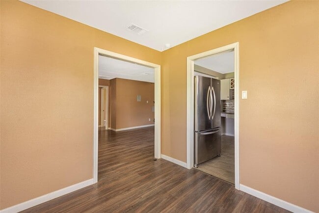 Building Photo - 202 Norview Dr