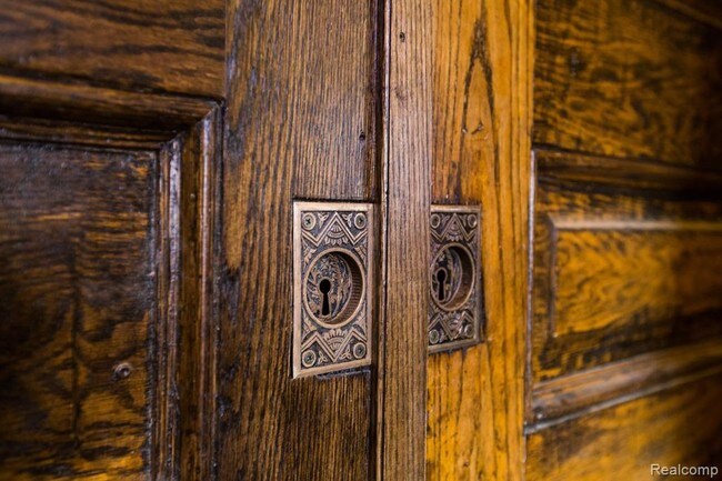 Building Photo - 4305 Trumbull Ave