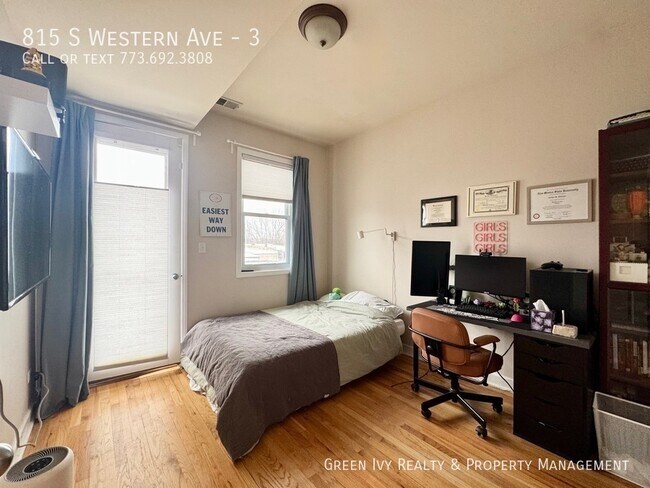 Building Photo - 815 S Western Ave