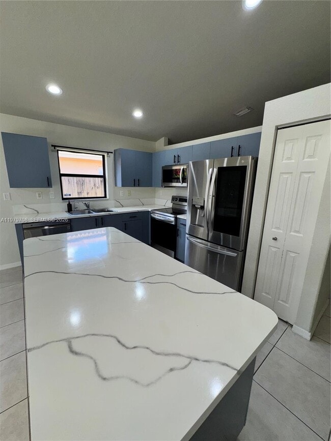 Building Photo - 2010 SE 14th St