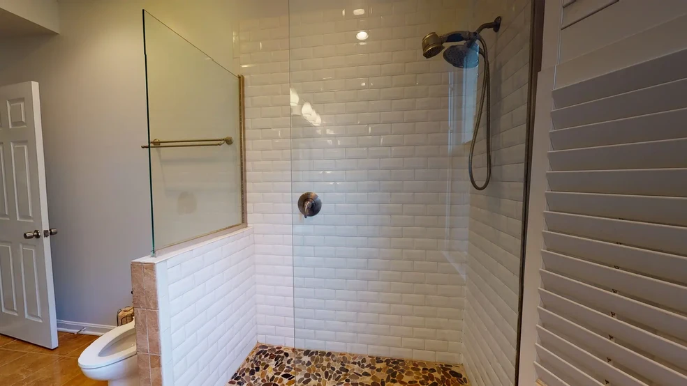 Master Ba - 1st Upper (Accessible from hall) - 439 Park Rd NW