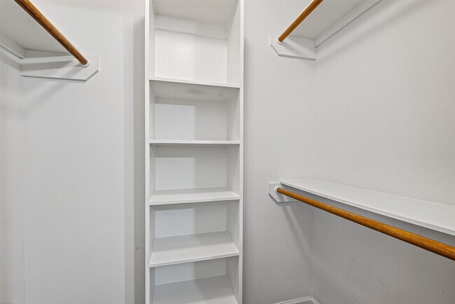 Building Photo - 3730 Main Poplar Dr