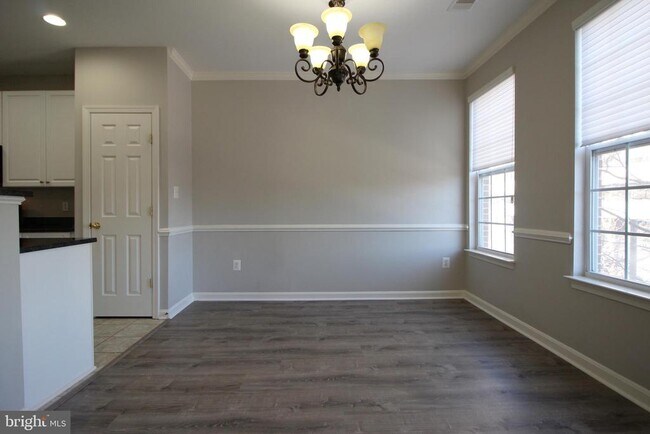 Building Photo - 2651 Park Tower Dr