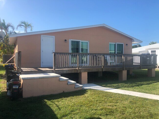 Building Photo - 1635 Pandorea Ln