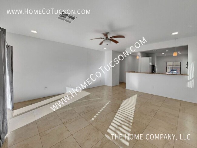 Building Photo - 34584 S Bronco Dr