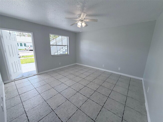 Building Photo - 230 SW 11th Ave